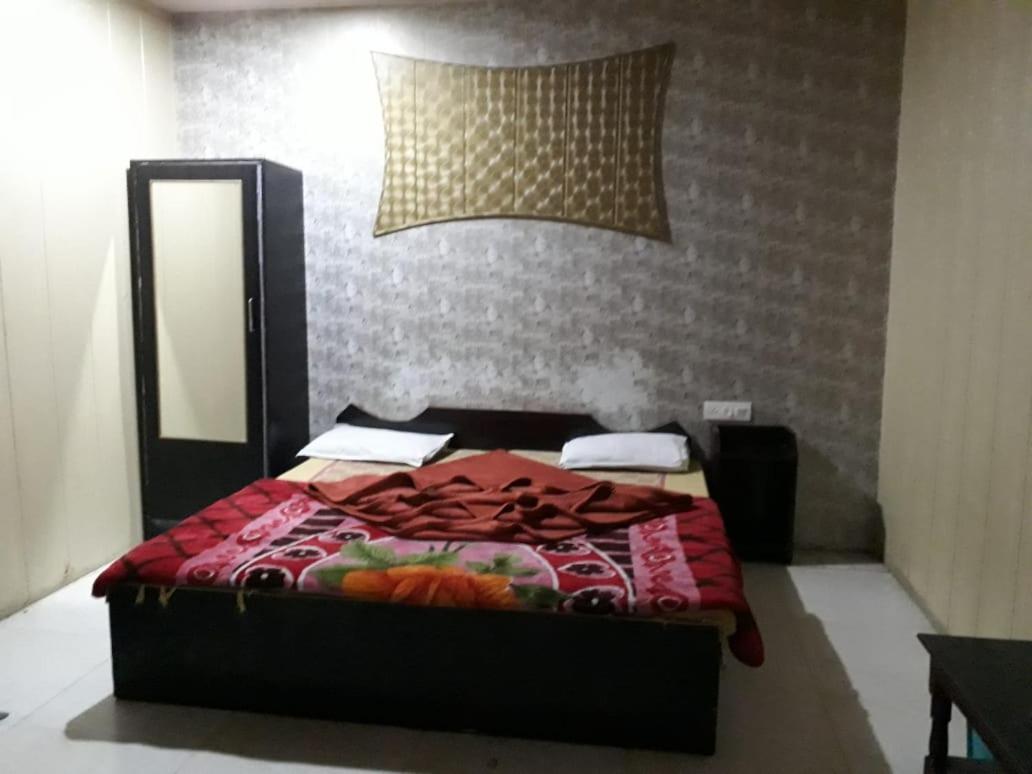 Hotel Neelam Raj Найнітал Екстер'єр фото